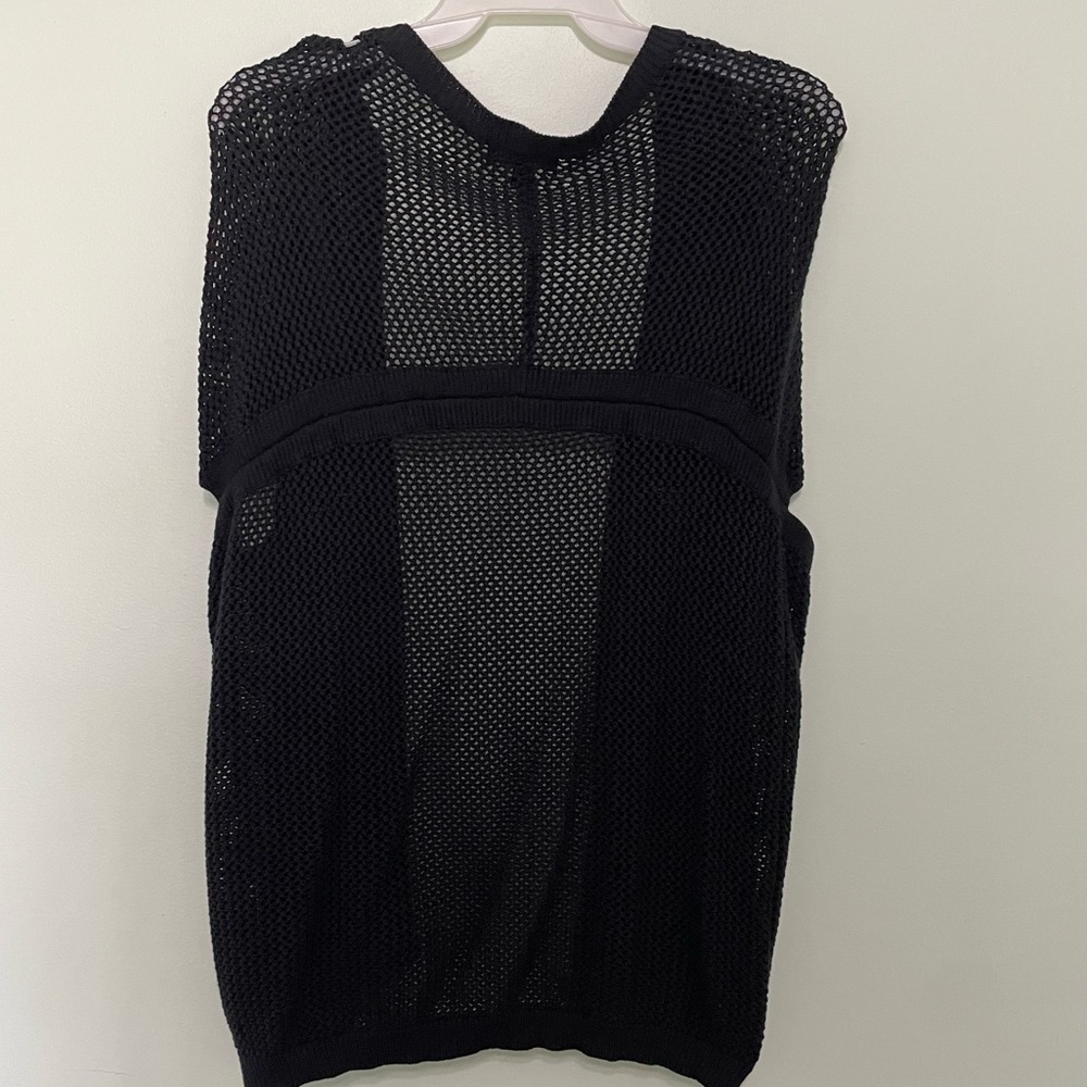 NENE black vest size M/L cotton and rayon seems like knit cute for over a shirt